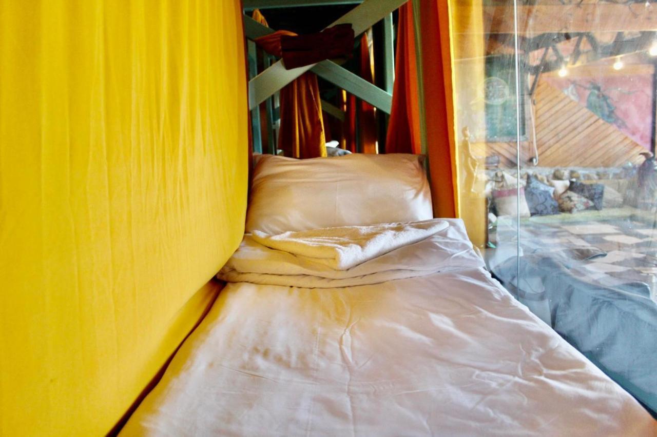 Nomad Hostel Nimrod Exterior photo